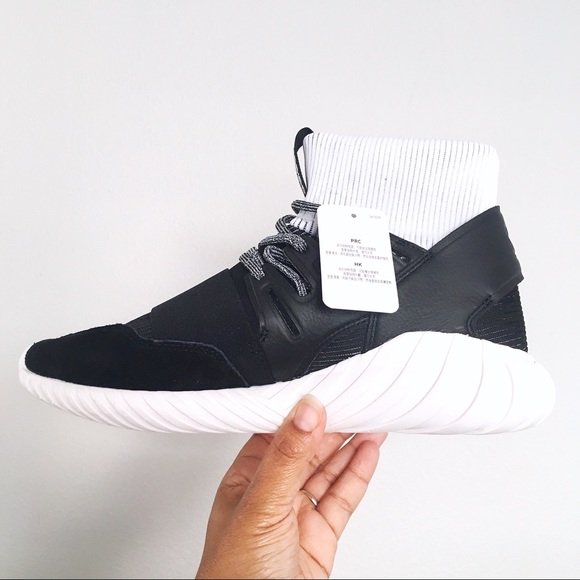 NWT Adidas Tubular Doom Core Black Men’s Shoes - Picture 2 of 7